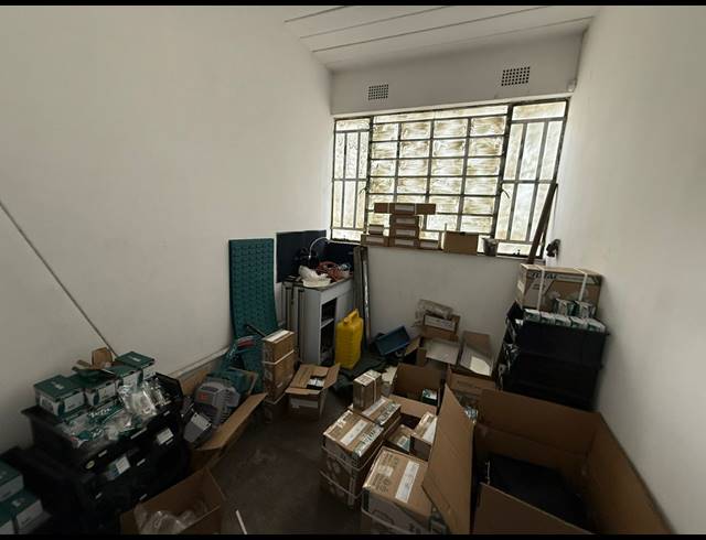 406M² WAREHOUSE TO LET IN SPARTAN